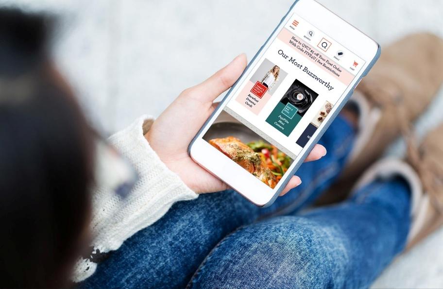 A person holding a phone

AI-generated content may be incorrect.